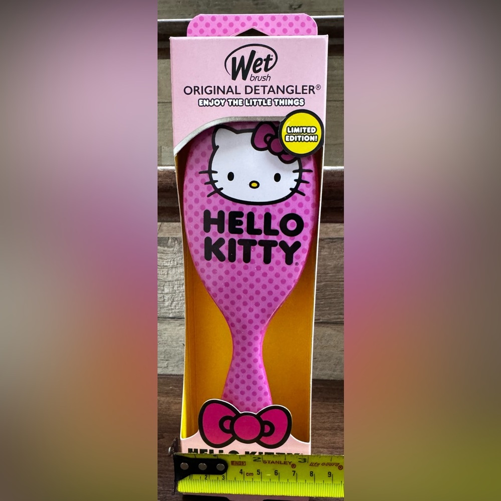 Super Cute 🥰 Wet Brush Hello Kitty Original Detangler Brush